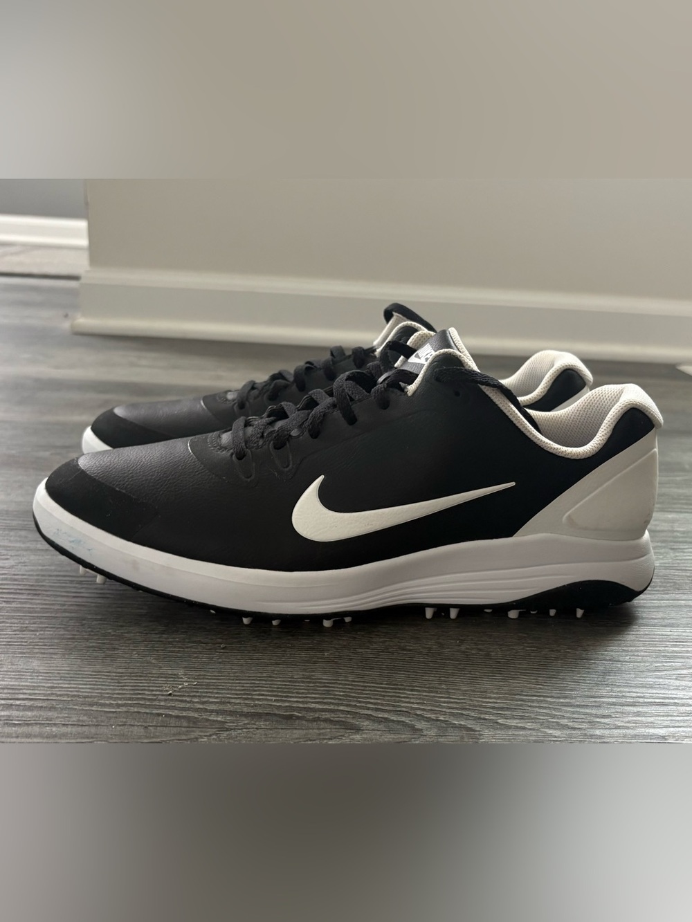 Nike Infinity G Men Black and White Golf Spiked Shoes Men size 11.5
Like New - Picture 4 of 6
